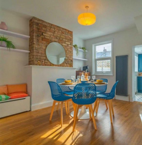 Victorian House near Ramsgate Harbour- Sleeps 4 - Private Garden - Perfect for couples or families